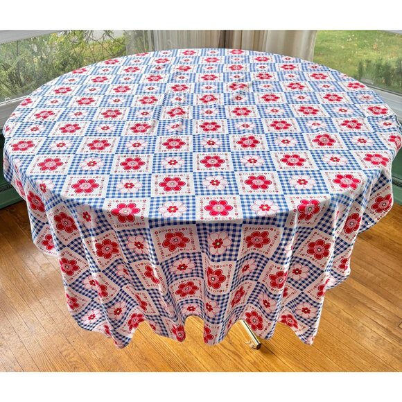 Vintage 70s tablecloth, red pink white daisy flowers,  blue checkered pattern - Picture 2 of 6